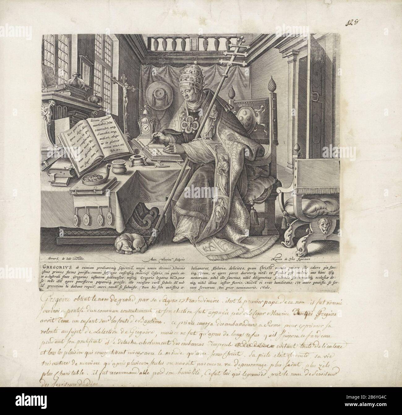 Kerkvader Gregorius de Grote De vier kerkvaders (serietitel) Thesaurus sacrarum historiarum veteris testamentiti () (serietitel) St. Gregor der Große befindet sich in seiner Studie an einem Tisch voller Bücher. Er schreibt in einem offenen Buch geschlagen. Er trägt die Papstgewänder und Tiara und hält den päpstliche Krosier. Zu seinen Füßen liegt ein schlafender Hund. Im Rand einer tienregeligen Signatur, in zwei Spalten, im Latijn. Hersteller: Druckmaschine: Antonie Wer: Rix (II) (auf Objekt bezogen) auf Zeichnung: Marten de vos (auf Objekt angegeben) Herausgeber: Gerard de Jode (auf Objekt aufgelistet) Ort Herstellung: Antwerpen Dat Stockfoto