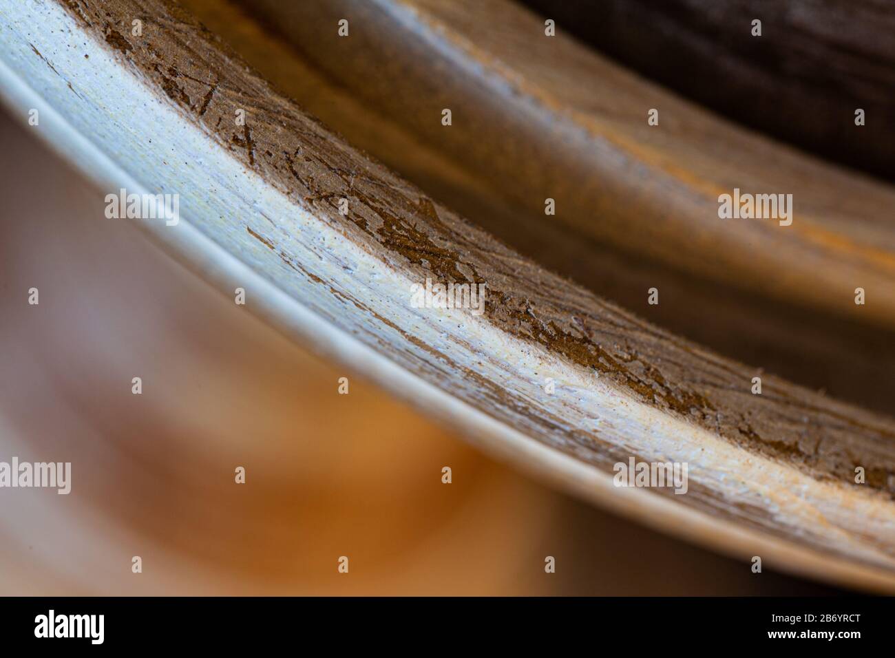 Makrobild des Randes eines runden Kerzenhalters Stockfoto