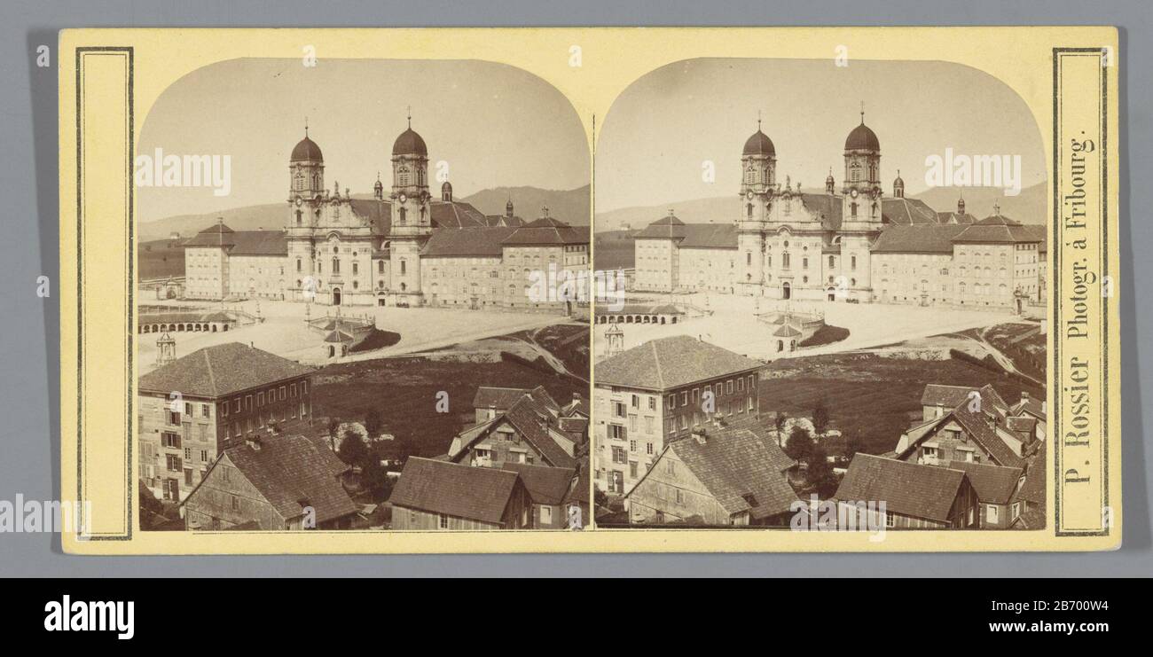 Kloosterkerk in der Klosterkirche Einsiedeln in Einsiedeln, Zwitserland. Physikalische Eigenschaften: Albumin Druckmaterial: Papierkartonpapier Technologie: Albumin Druckabmessungen: Bild: H 77 mm (Abgerundete Ecken.) b × 148 mmOnderwerp Stockfoto