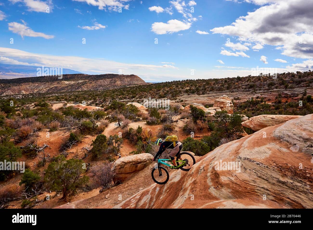 Ein Mountainbiker, der auf dem Ribbon Trail in Grand Junction, Colorado, unterwegs ist. Stockfoto