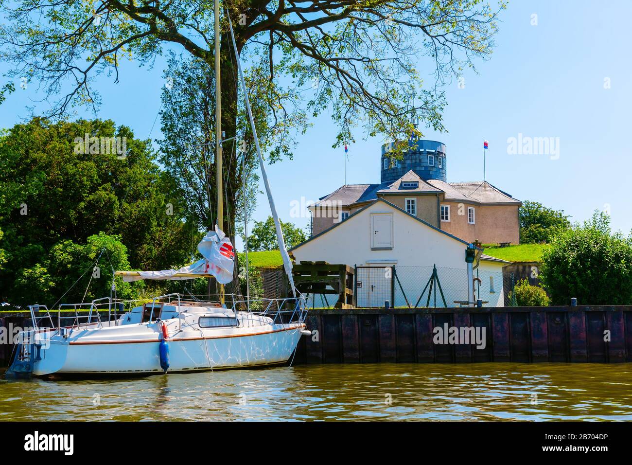 Blick am See auf die Festung der Insel Wilhelmstein im Steinhuder Meer, Deutschland Stockfoto