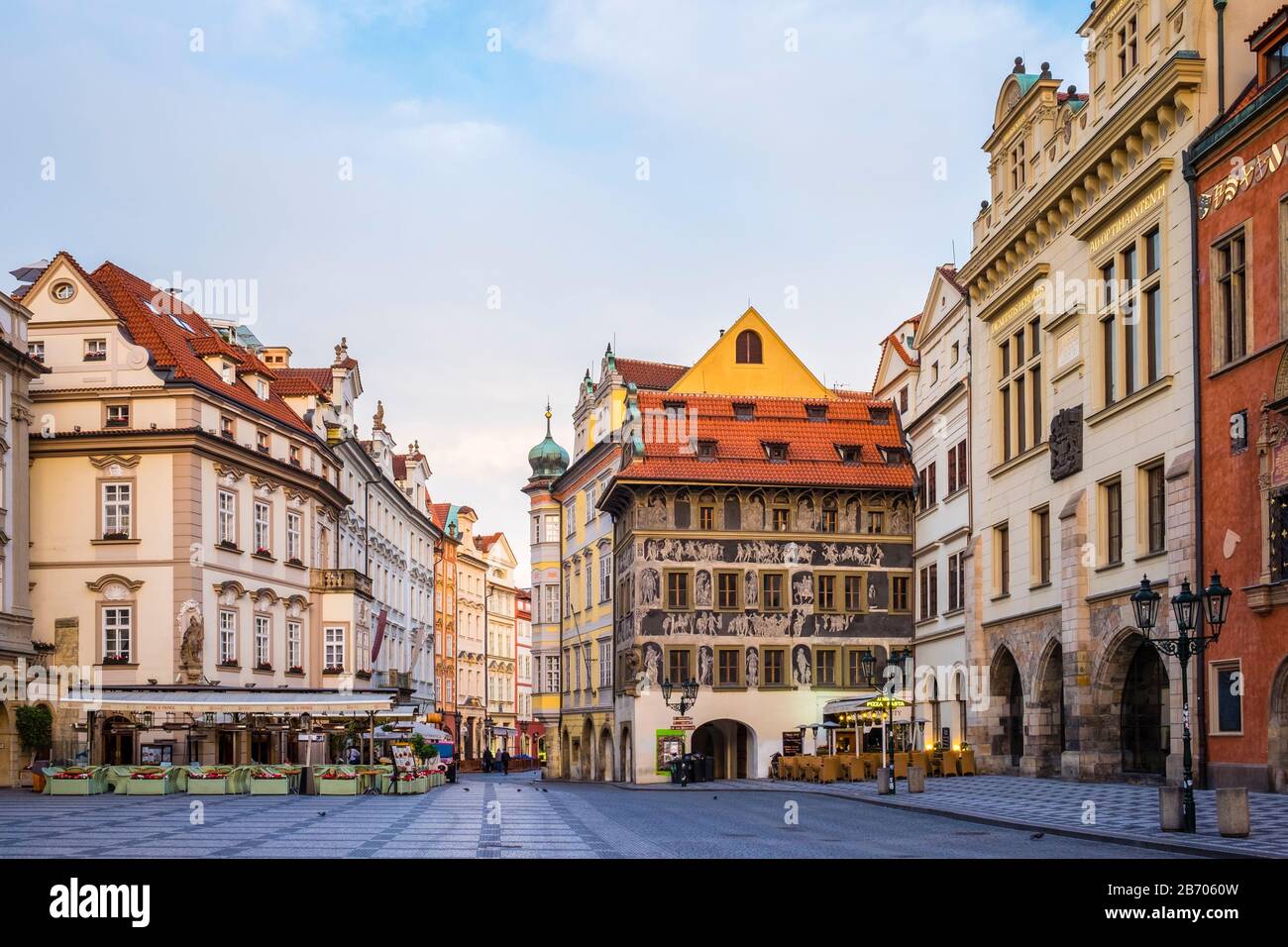 Tschechien, Prag, Stare Mesto (Altstadt). Staromestske Namesti, Altstädter Ring im Morgengrauen. Stockfoto