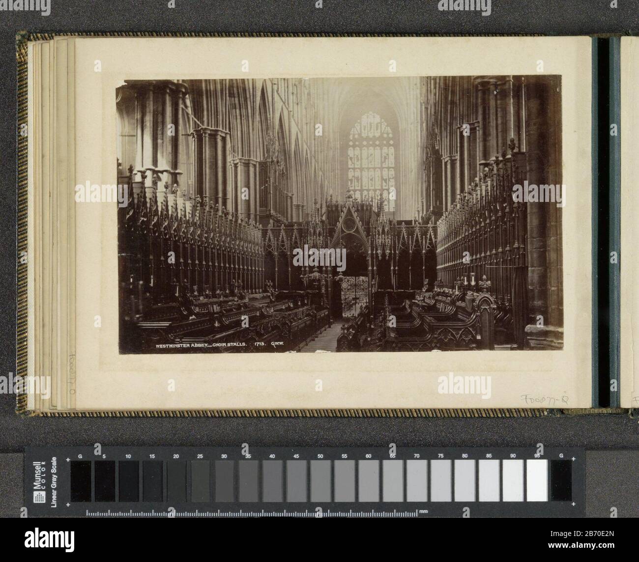 Koorbanken in der Westminster Abbey in der Londen WESTMINSTER ABBEY - Chorgestühl (titel op object) Onderdeel van Fotoalbum met beziens Stockfoto