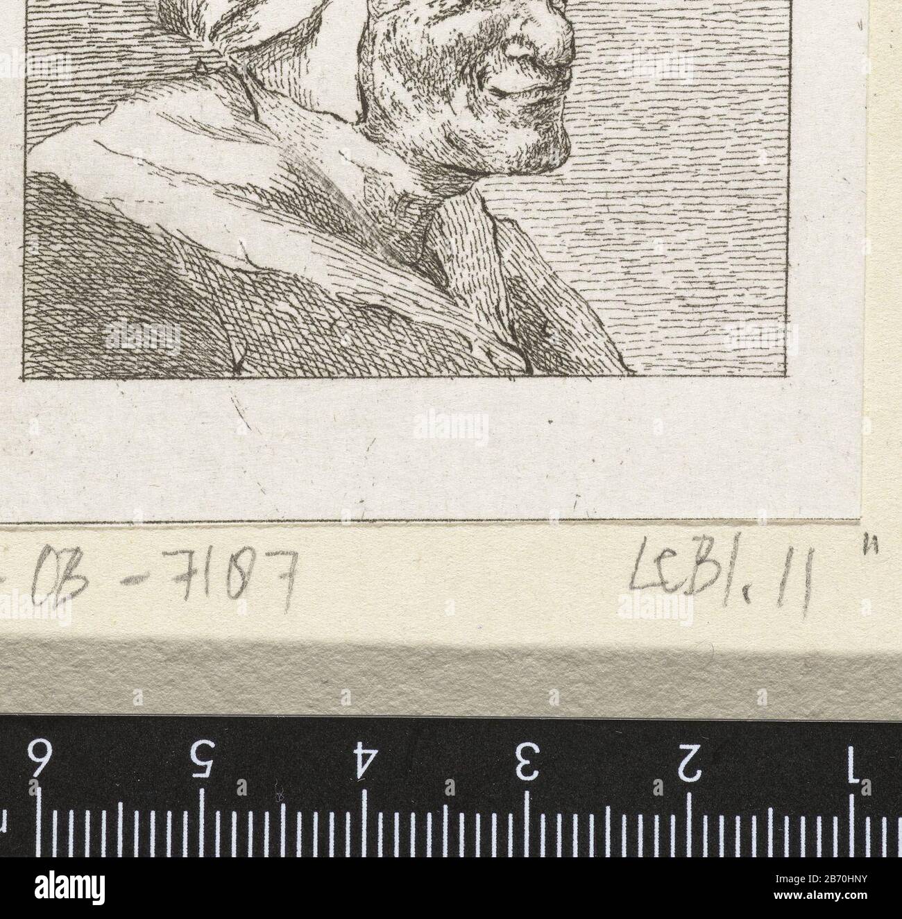 KOP van een oude vrouw Die Büste einer alten Bauernfrau. Büste rechts. Sie trägt eine weiße Kapje. Hersteller : Druckmaschine: Pieter de Stute In Zeichnung: Christina Chalon (auf Objekt angegeben) Ort Herstellung: Leiden Datum: 77-79 Physikalische Eigenschaften: Radierung; Proofing Material: Papiertechnik: Ätzmaße: Blatt b 57 mm × H 55 mmToelichtingProefduk der Buchillustration für John Le Francq van Berkhey. In Anspielung auf Gedigjes, die witzigen Drucke, die Pieter de Stute nach den Zeichnungen von Christina Chalon geätzt hat, in der Sammlung von (...) H. A. Dibbets. Leiden: Tut der Franzose Pieterz Stockfoto