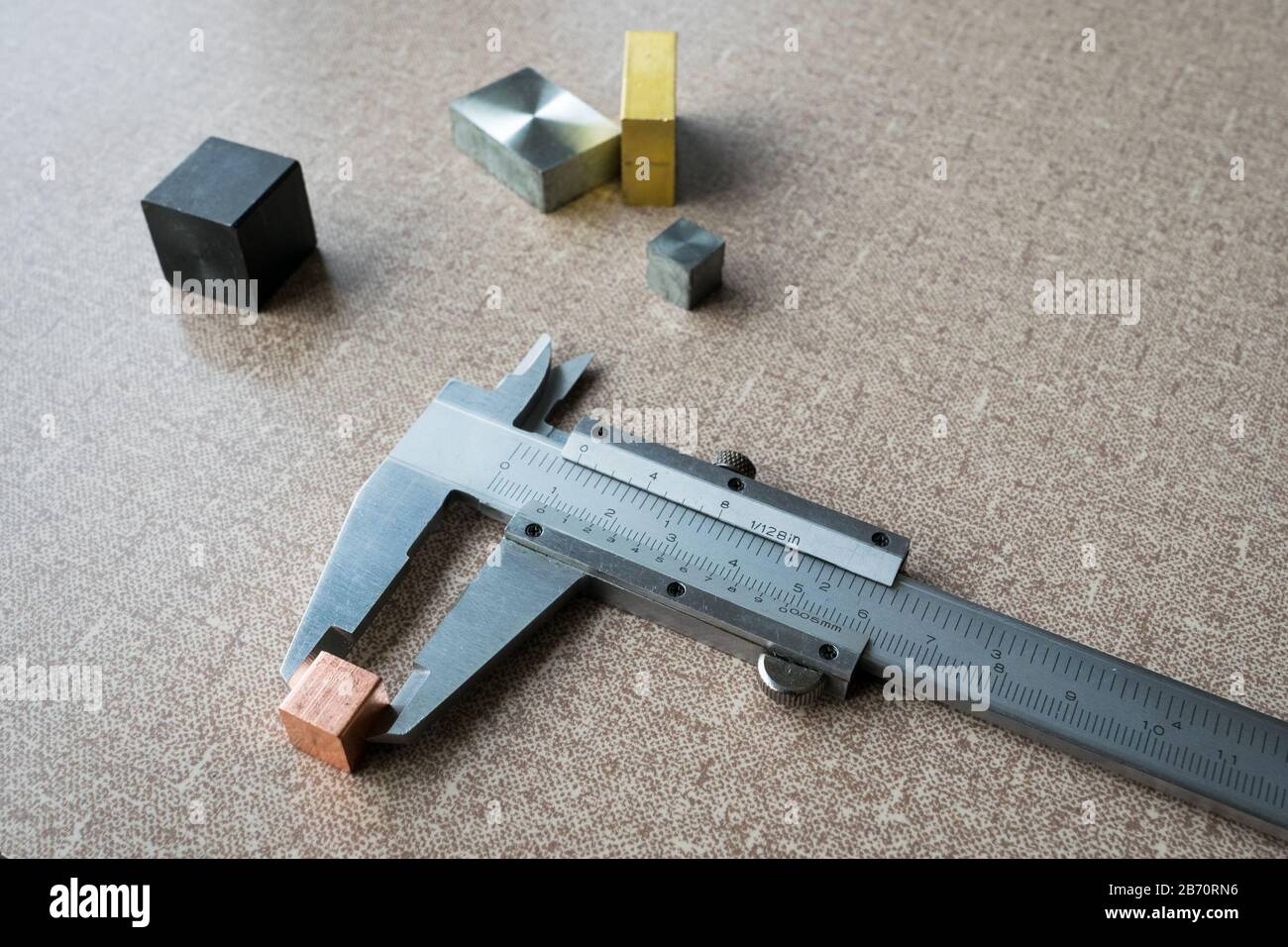 Caliper, Instrument zur Vormessung des Abstands zwischen zwei gegenüberliegenden Seiten eines Objekts Stockfoto