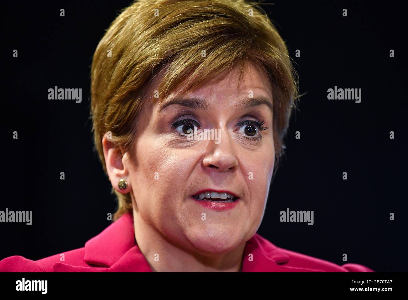 Schottlands erste Ministerin Nicola Sturgeon sprach nach dem letzten COBRA-Treffen auf einer Pressekonferenz in Edinburgh über die Reaktion der Regierung auf die Coronavirus-Krise. PA-Foto. Bilddatum: Donnerstag, 12. März 2020. Siehe PA Geschichte GESUNDHEIT Coronavirus. Bildnachweis sollte lauten: Jeff J Mitchell/PA Wire Stockfoto