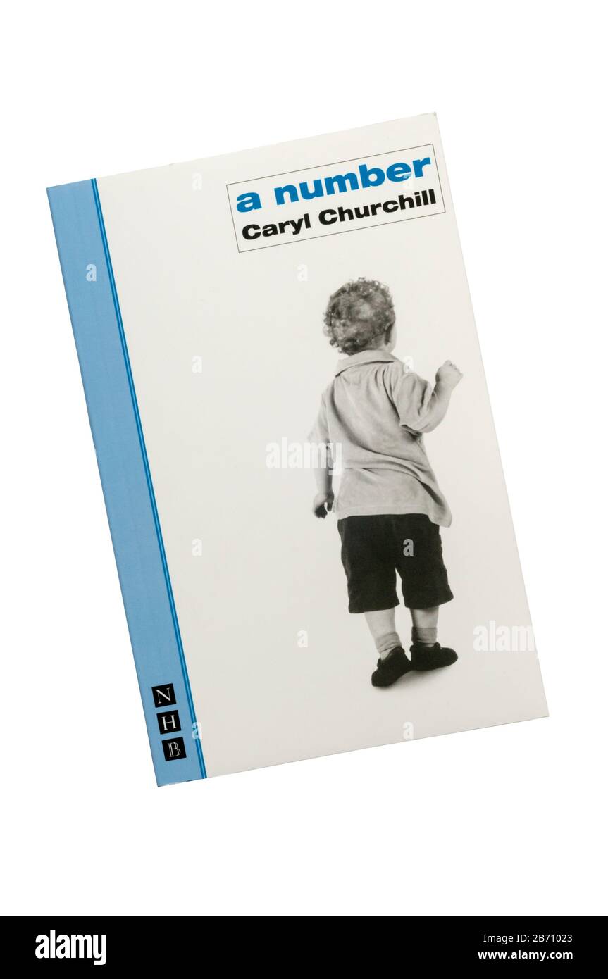 Eine Kopie EINER Nummer von Caryl Churchill. Ein Stück, das erstmals 2002 veröffentlicht wurde. Stockfoto