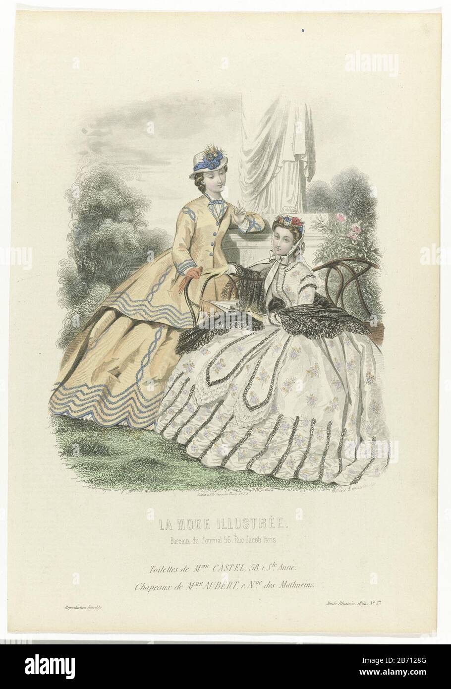 Zwei Frauen in einem Garten. Laut Bildunterschrift: "Toiletten" Castel. Hüte Aubert. Drucken Sie das Modemagazin La Mode Illustrée (1860-1937) aus. Hersteller: Druckmaschine: Hirse (denkmalgeschütztes Gebäude) Druckereihersteller Paul Lacourière (denkmalgeschütztes Gebäude) Drucker: Gilquin & Fils (denkmalgeschütztes Objekt) Herstellung: Paris Datum: 1864 Physische Merkmale: Enra, handfarbenes Material: Papiertechnik: Engra (Druckverfahren) / Handfarbenabmessungen: Blatt: H 366 mm × W 254 mm Betreff: Modeplatten Kopfbedeckung: Hut (+ Damenbekleidung) Rock (+ Damenbekleidung) Kleidung für den oberen Körperteil (+ Damenklo Stockfoto