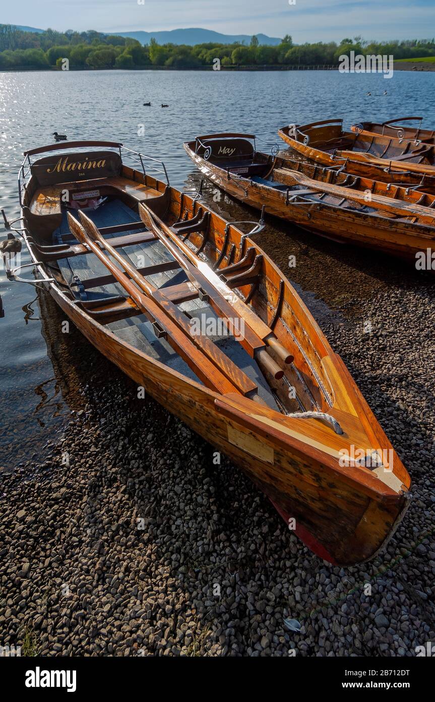 Ruderboote auf dem windermere See Stockfoto