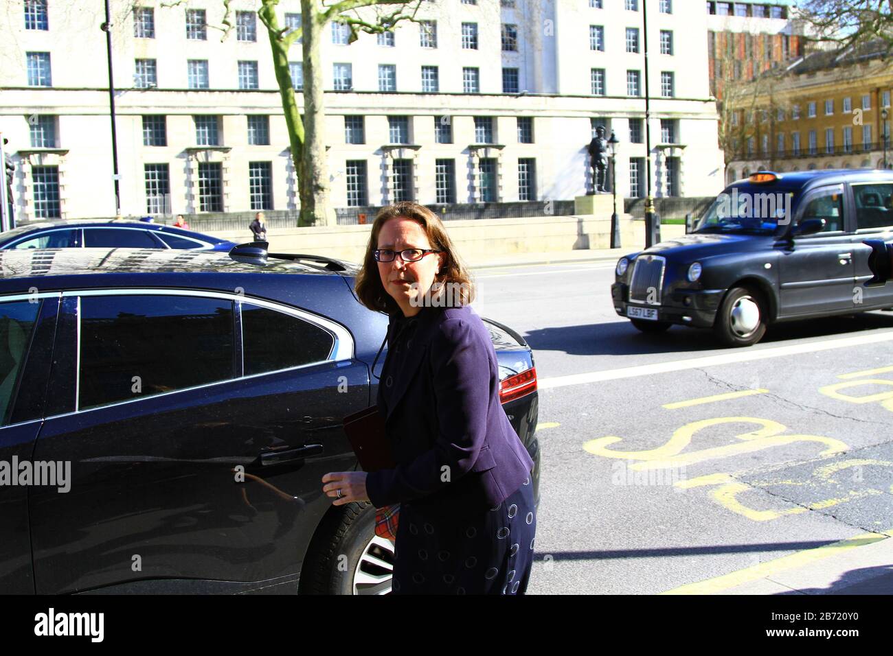 Baroness Evans of Bowes, die in Whitehall, Westminster, London, Großbritannien zu einem COBR-Treffen über den COVID 19 Corona-Virus ankam. Sitzung am 12. März 2019 in den Briefing-Räumen des Kabinetts. Vorsitzende des Oberhauses Natalie Jessica Evans seit 2016. Langer öffentlicher Dienst. Stockfoto