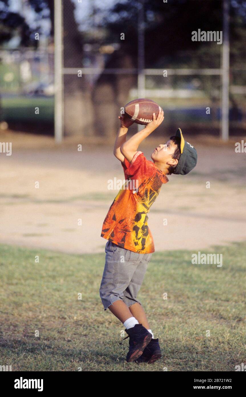 Austin, Texas: Pewee Fußballübung für zehn Jahre alte hispanische Kinder.  ©Bob Daemmrich Stockfotografie - Alamy