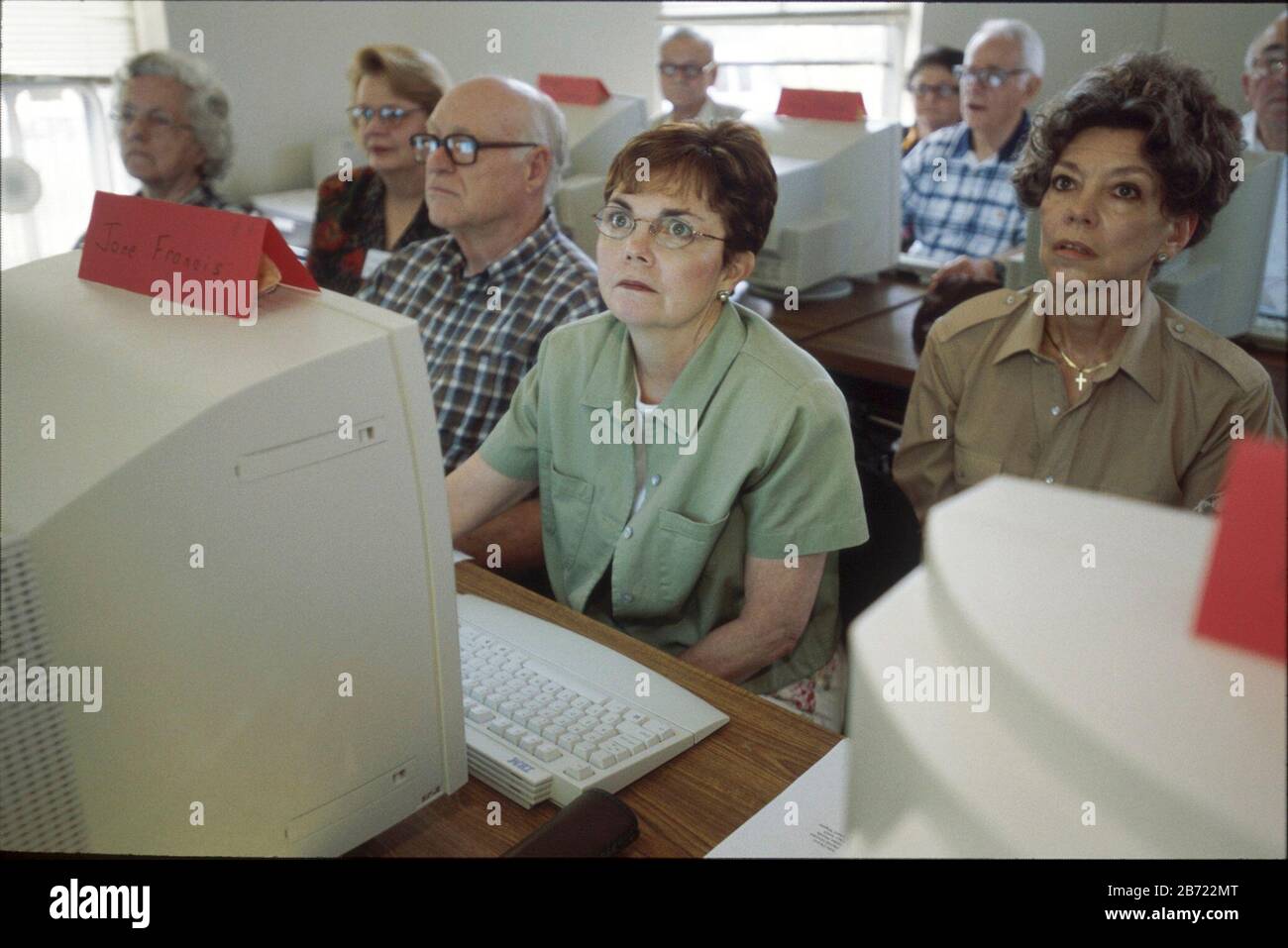 Austin Texas USA, 2000: Senior Computer Class. SeniorNet vermittelt Menschen ab 55 Jahren E-Mail sowie grundlegende Internetkenntnisse. HERR ©Bob Daemmrich Stockfoto