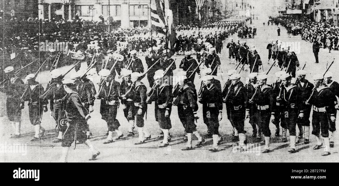 Segler von League Island in der Militärabteilung der Great Liberty Loan Pageant Parade in Philadelphia, 28. September 1918. Die Parade trug dazu bei, die spanische Influenza in Philadelphia zu verbreiten Stockfoto