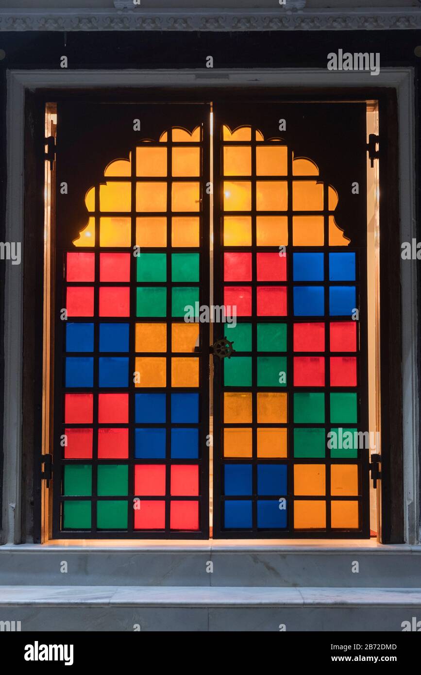 Bunte Türen Kotra Haveli Udaipur Rajasthan Indien Stockfoto