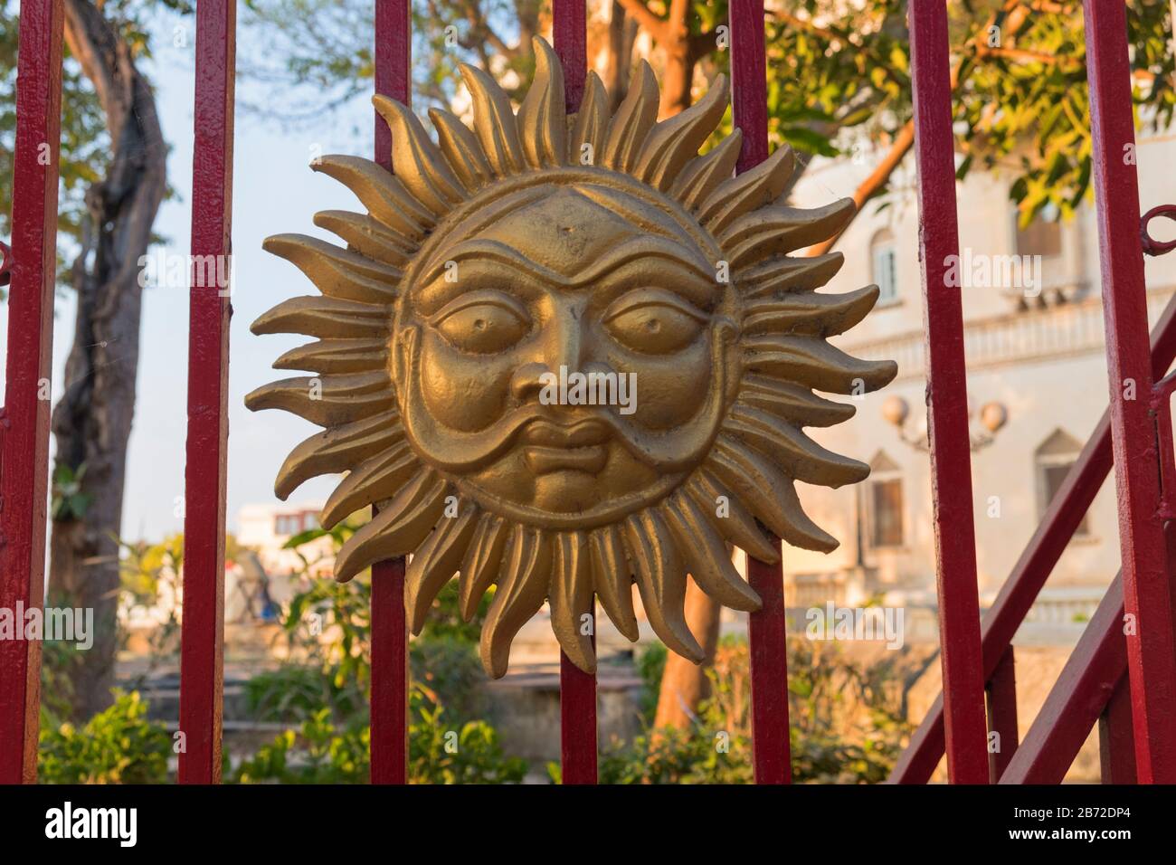Das Sonnenemblem Stadtpalast Udaipur Rajasthan Indien Stockfoto