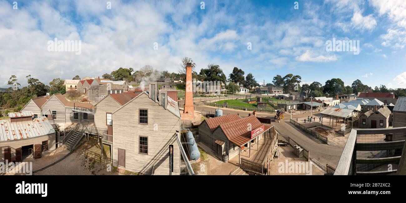 Luftbild auf dem Flagpole-Turm der nachgebauten Gemeinde Sovereign Hill in Ballarat, Victoria in Australien. Stockfoto