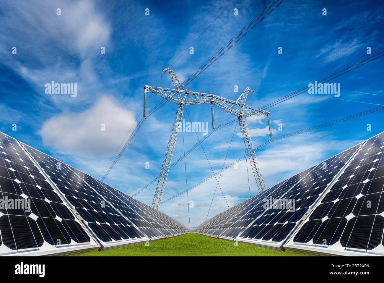 Fotocollage von Solarpaneelen und HochspannungsElektrosäulen Konzept