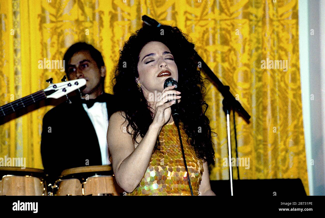 Gloria Estefan And Miami Sound Machine Stockfotos Und Bilder Kaufen Alamy