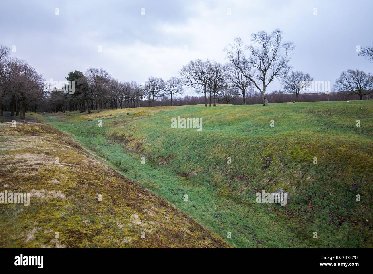 Die Überreste von Rough Castle an der Antonine Wall bei Bonnybridge in Schottland, Großbritannien Stockfoto