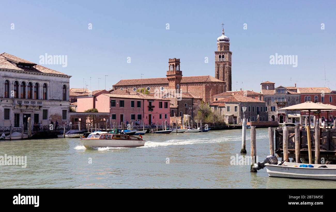 Typische Kanalszene, Murano, Provinz Venedig, Italien, Stockfoto