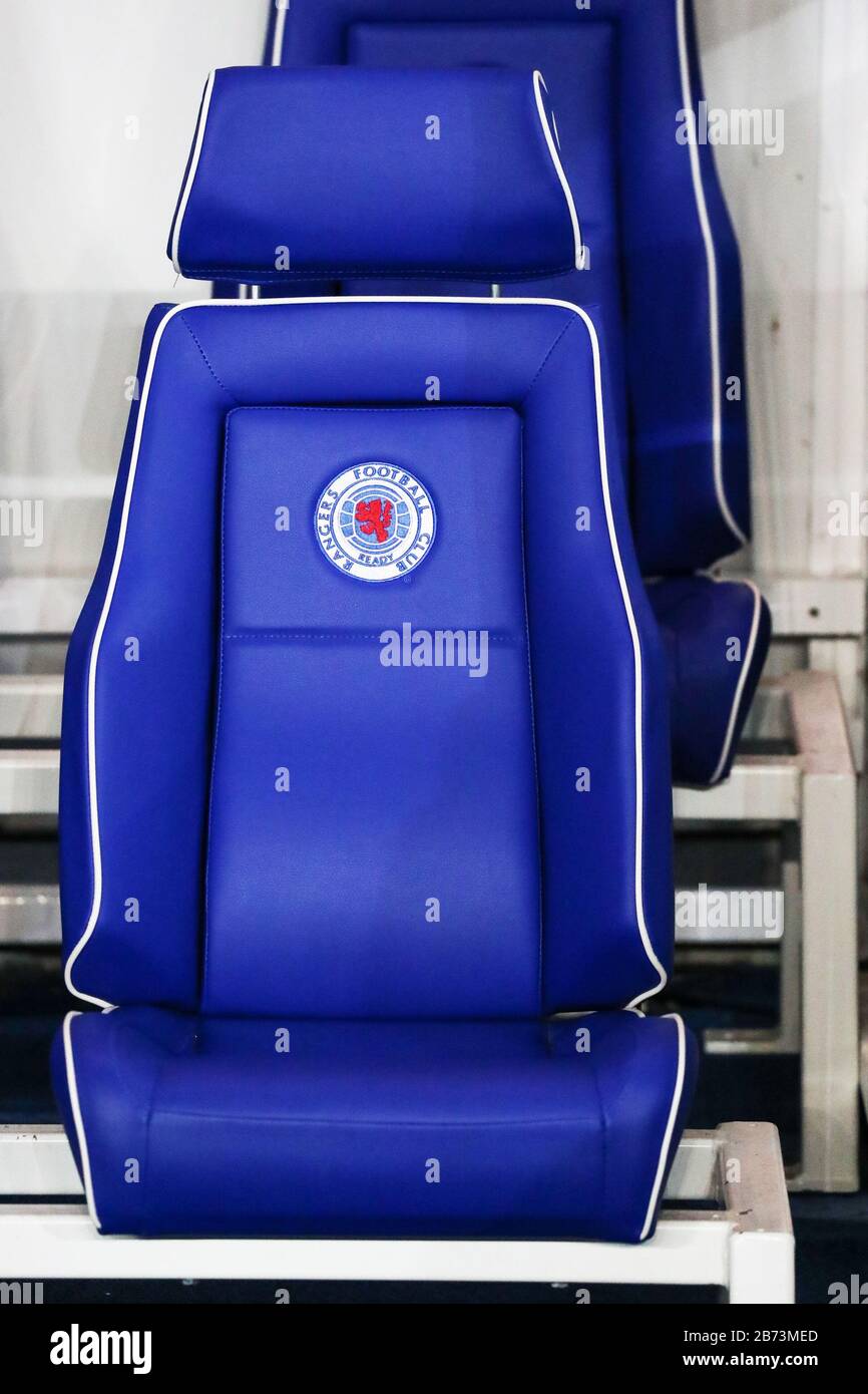 Ledersitzmöbel im Ibrox Fußballstadion, die vom Teammanager, derzeit Steven Gerrard, Ibrox, Glasgow, Schottland, Großbritannien, verwendet werden Stockfoto