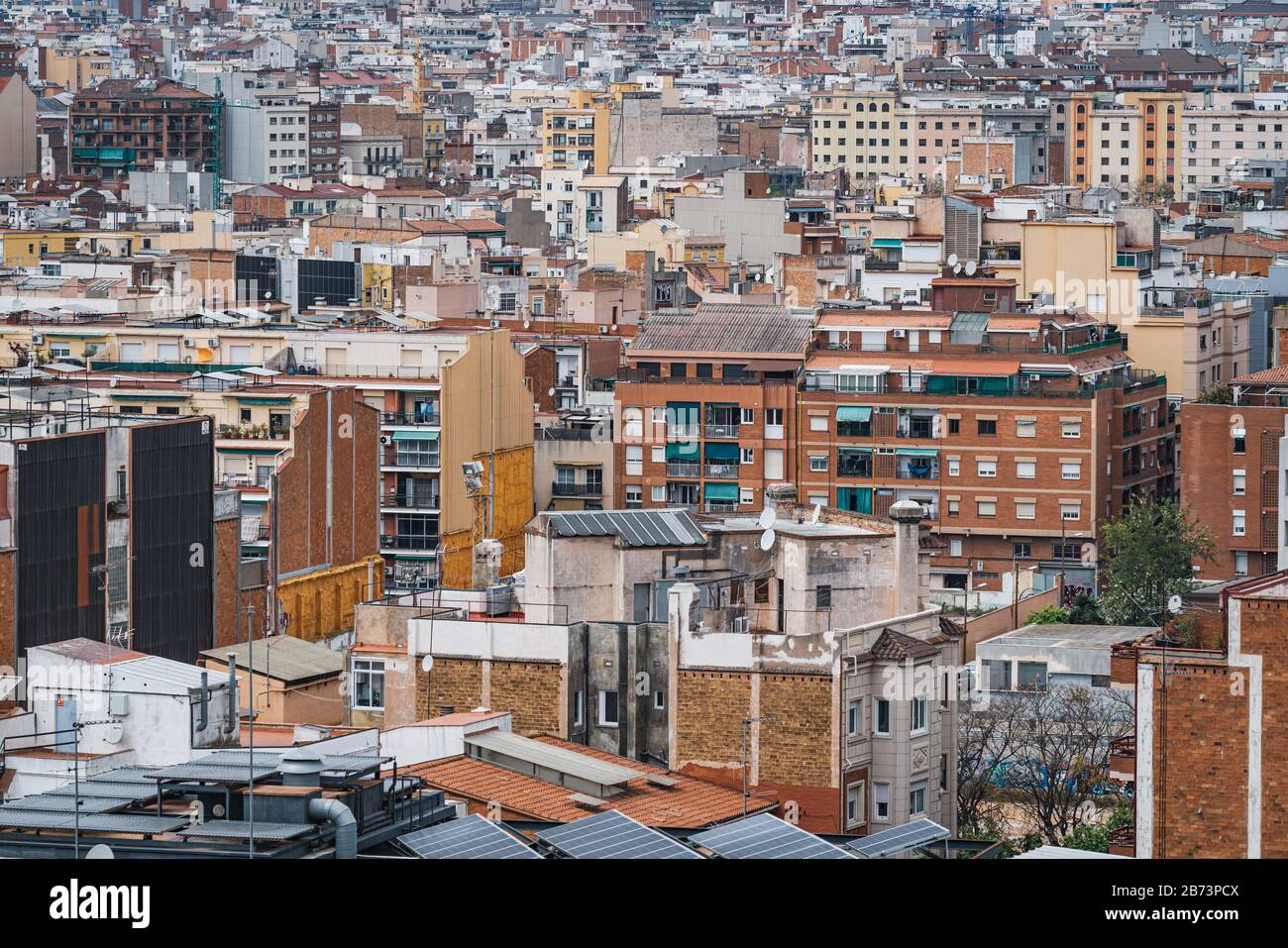 Stadtgebäude von Barcelona am Nachmittag Stockfoto