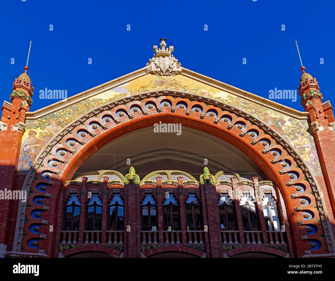 Spanien, Valencia, Valencia, Carrer de Jorge Juan, Markthalle, Mercado de Colón, Fassade, Architektur, Gebäude, Gastronomie, Restaurant, Geschäfte, Stockfoto