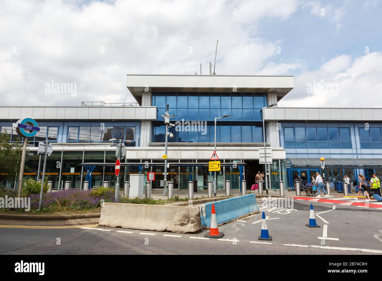 London, Großbritannien - 7. Juli 2019: Terminal des Flughafens London City (LCY) im Vereinigten Königreich. Weltweite Verwendung Stockfoto