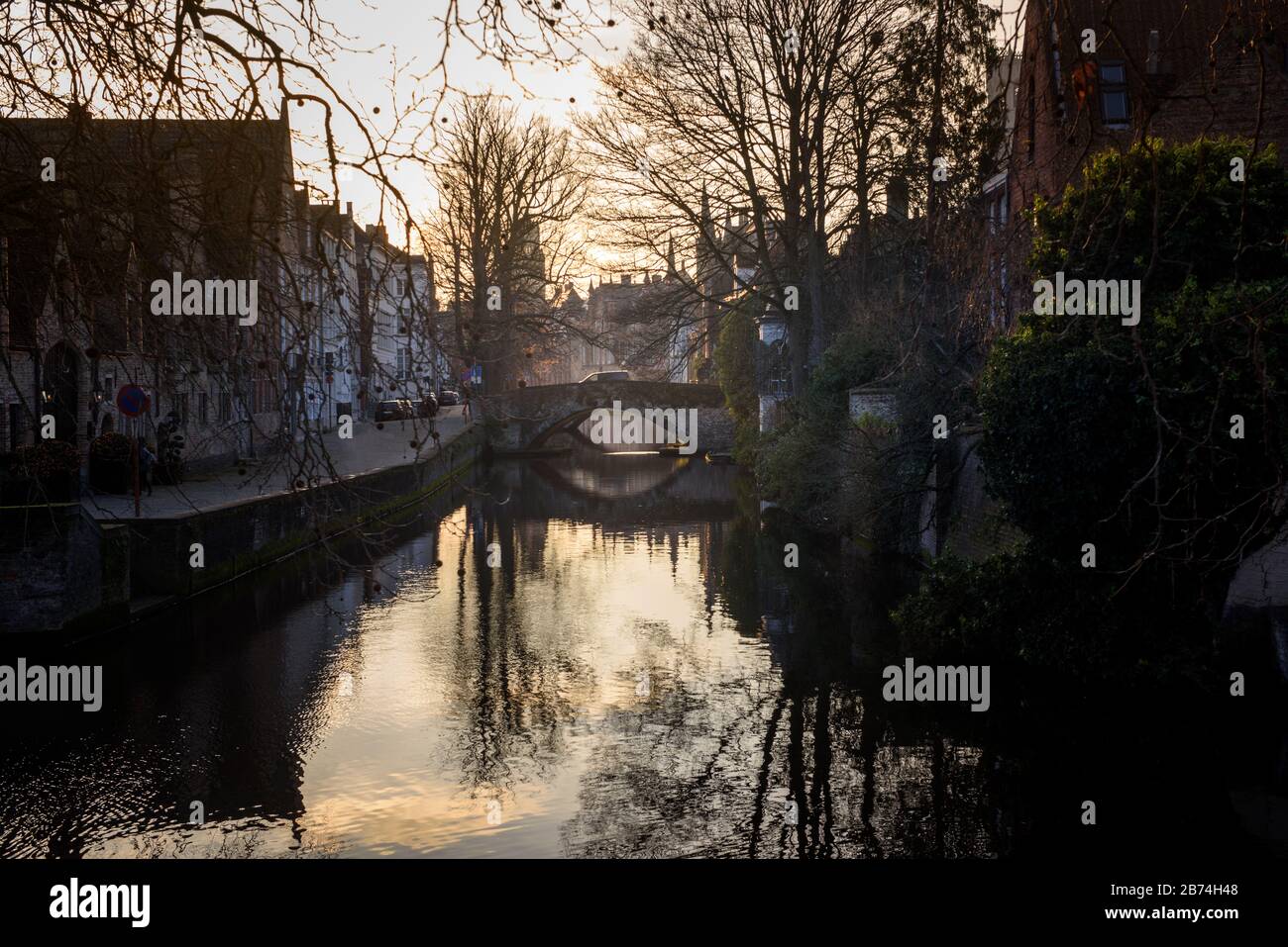 Kanäle von Brüggen bei Sonnenuntergang Stockfoto