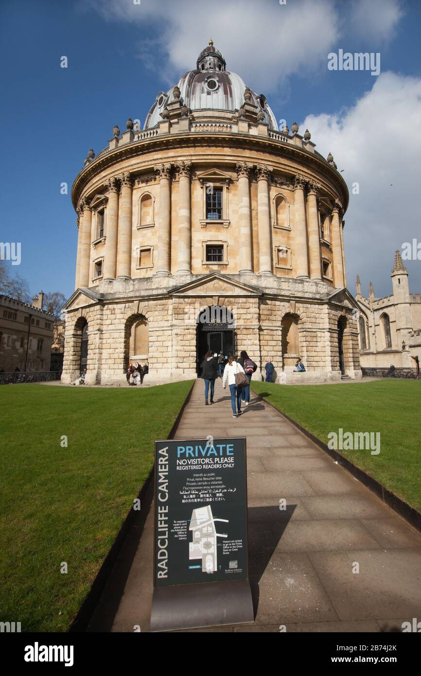 Oxford, Oxfordshire, UK 03 09 2020 The Radcliffe Camera and All Souls College in Oxford UK Stockfoto