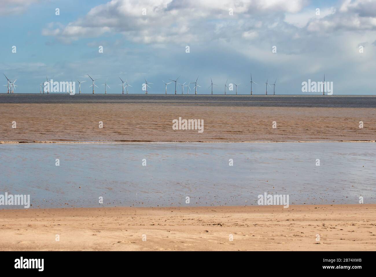 Die Lincs Wind Farm vor der Küste von Skegness in Lincoln, England Stockfoto