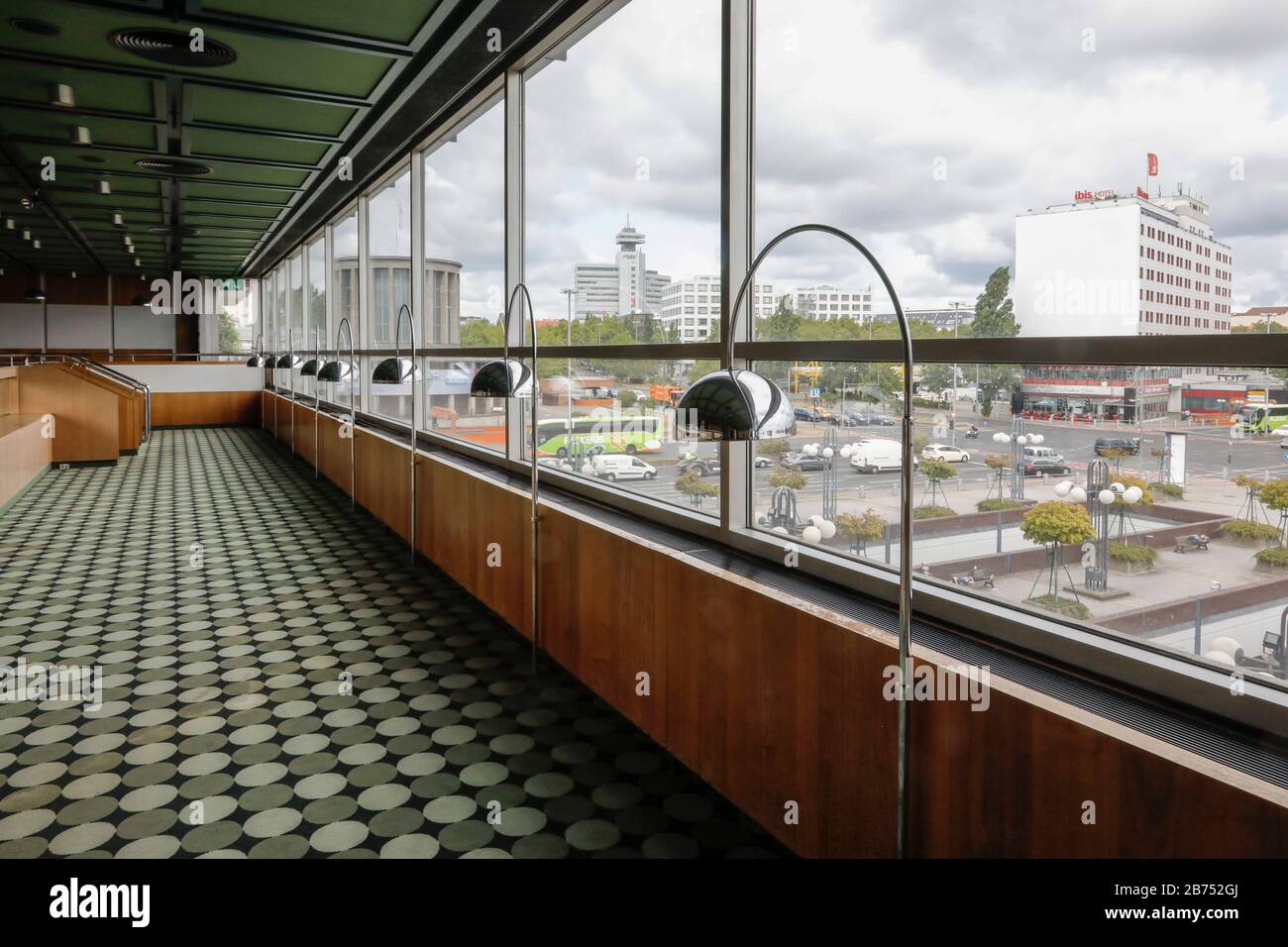 Blick auf das freie ICC, Internationales Kongresszentrum Berlin. Der ICC wurde in die Berliner Denkmalliste aufgenommen. Für die Sanierung hat der Berliner Senat 200 Millionen Euro bereitgestellt. Die Gesamtmodernisierung wird auf mindestens 500 Millionen Euro geschätzt. [Automatisierte Übersetzung] Stockfoto