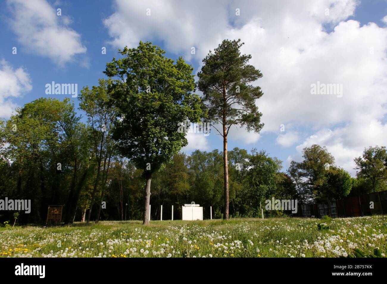 Wanddenkmal am Glienicker See im Berliner Stadtteil Kladow. In diesem Jahr, am 9. November 2019, wird der Fall der Berliner Mauer zum 30. Jahrestag ihres Falls. [Automatisierte Übersetzung] Stockfoto