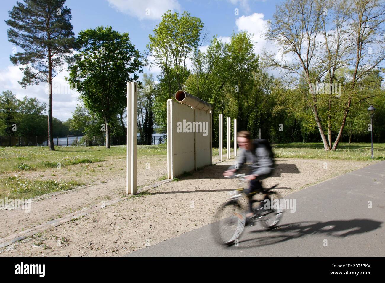 Wanddenkmal am Glienicker See im Berliner Stadtteil Kladow. In diesem Jahr, am 9. November 2019, wird der Fall der Berliner Mauer zum 30. Jahrestag ihres Falls. [Automatisierte Übersetzung] Stockfoto