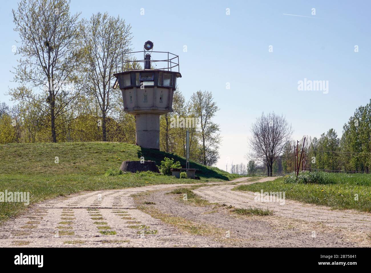 Grenzdenkmal Hoetensleben, ehemalige Grenzbefestigungen der DDR in Hoetensleben, der heutigen Landesgrenze zwischen Sachsen-Anhalt und Niedersachsen. In diesem Jahr, am 9. November 2019, wird der Fall der Berliner Mauer zum 30. Jahrestag ihres Falls. [Automatisierte Übersetzung] Stockfoto