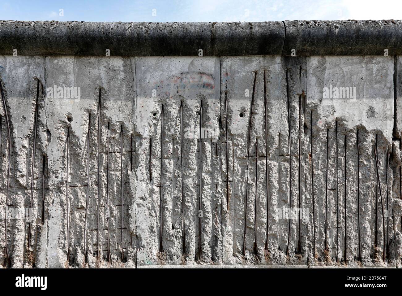 Reste der Berliner Mauer an der Bernauer Straße. In diesem Jahr, am 9. November 2019, wird der Fall der Berliner Mauer zum 30. Jahrestag ihres Falls. [Automatisierte Übersetzung] Stockfoto