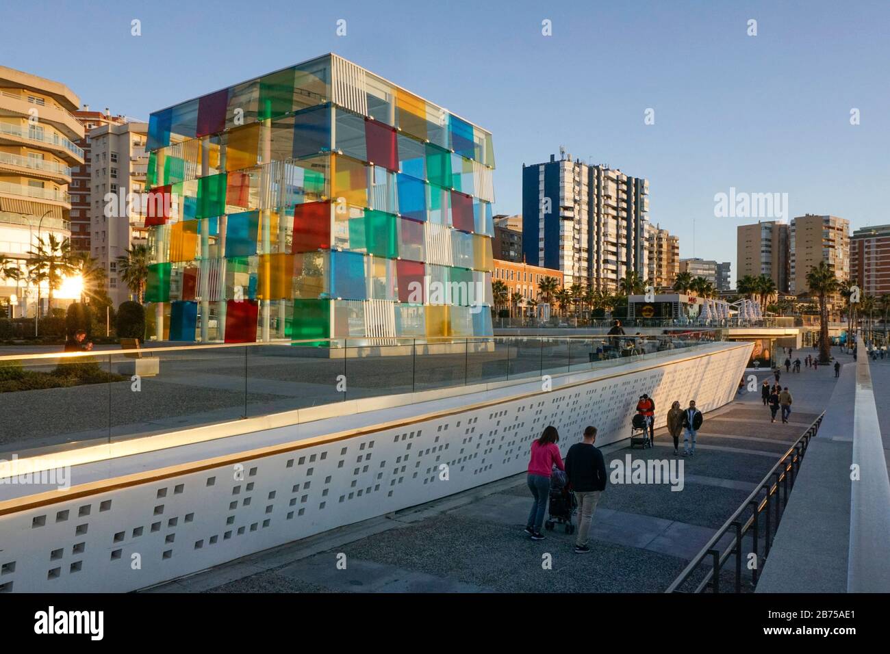 Centre Pompidou von Málaga, Spanien, Costa del Sol, am 13.02.2019. 2015 entstand das Kulturzentrum "El Cubo", in dem 90 Kunstwerke aus der Sammlung des Pariser Museums ausgestellt sind. [Automatisierte Übersetzung] Stockfoto
