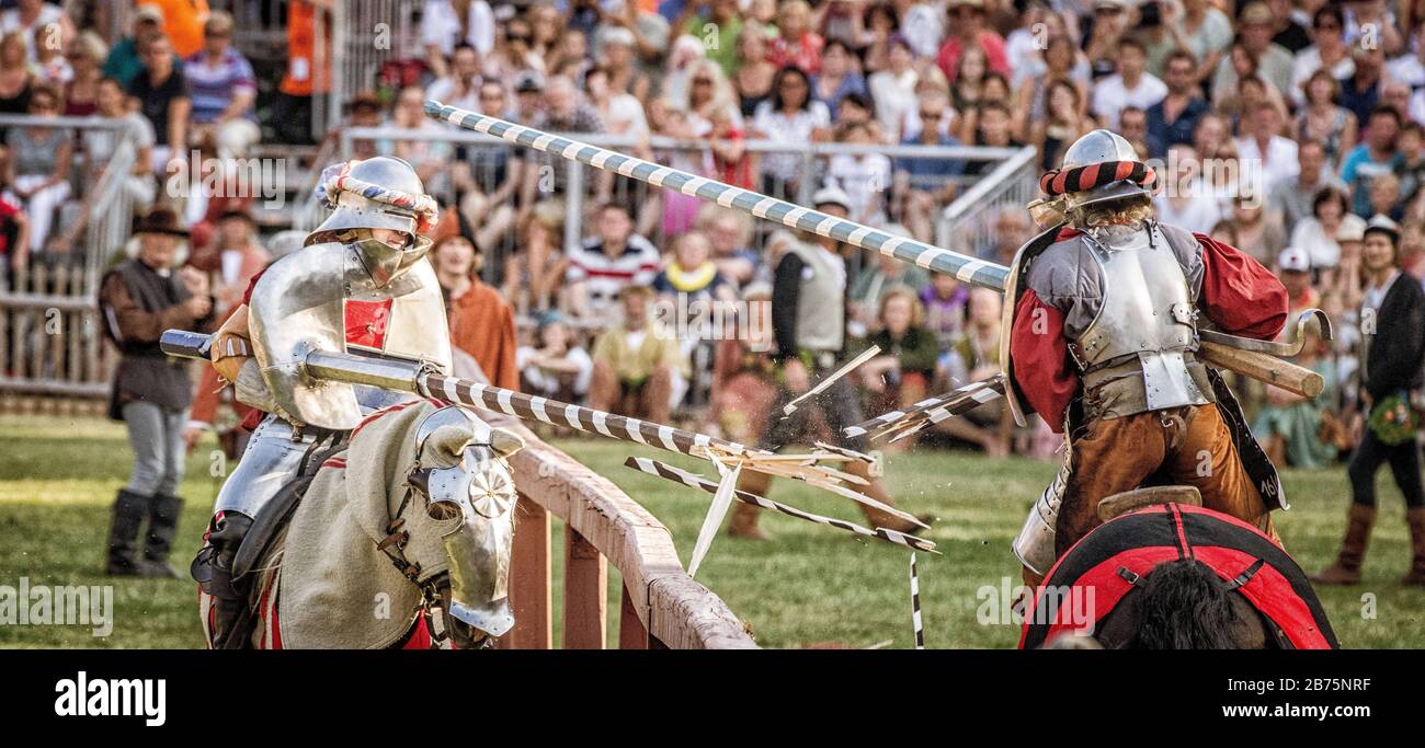 Generalprobe für die Hochzeit in Landshuter auf dem Turnierhof wenige Tage vor Beginn der Aufführung. Das alle vier Jahre stattfindende historische fest geht auf die Heirat zwischen dem bayerischen Herzog Georg dem reichen und Hedwig Jagiellonica in Landshuter 1475 zurück. [Automatisierte Übersetzung] Stockfoto