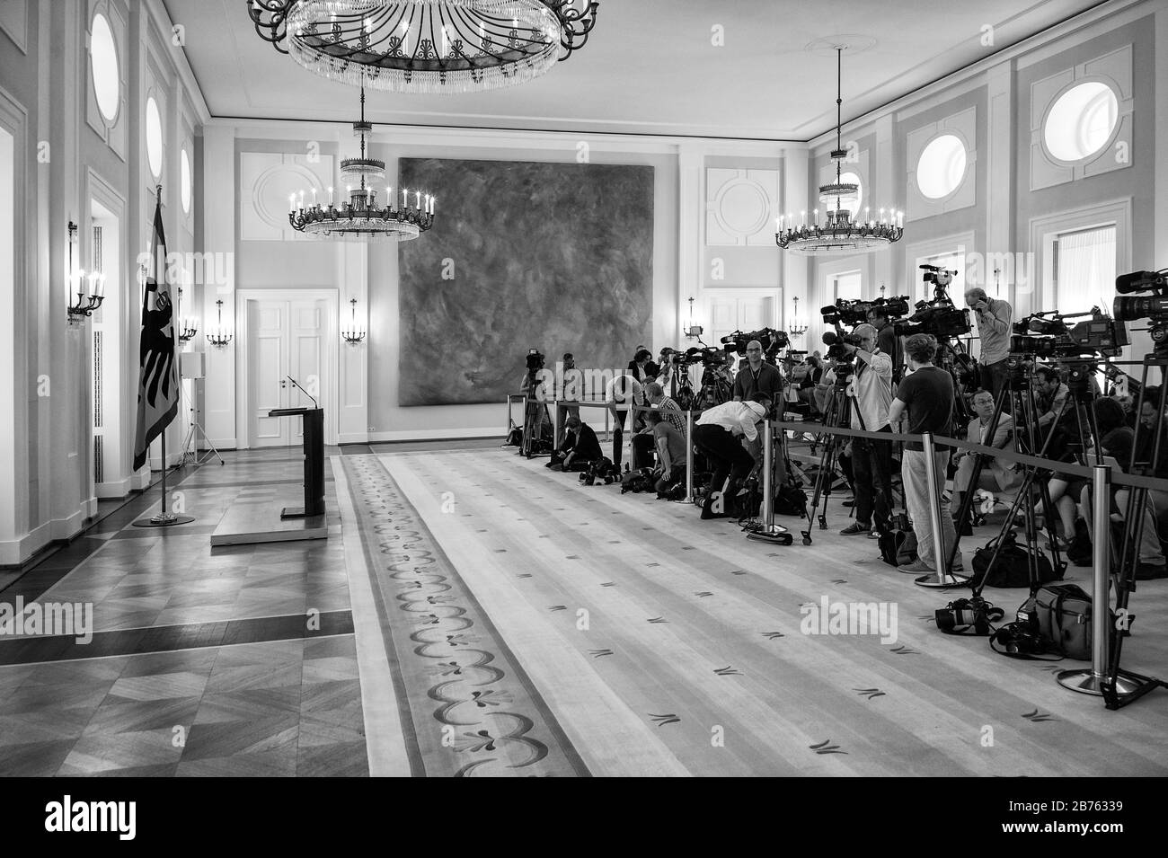 Deutschland, Berlin, 06.06.2016. Pressemitteilung des deutschen Präsidenten vom 6. Juni 2016 im Schloss Bellevue. Journalisten warten auf die Aussage von Bundespräsident Joachim Gauck. [Automatisierte Übersetzung] Stockfoto