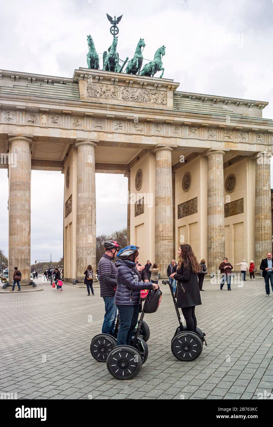 Segway Tourists Stockfotos Und Bilder Kaufen Alamy