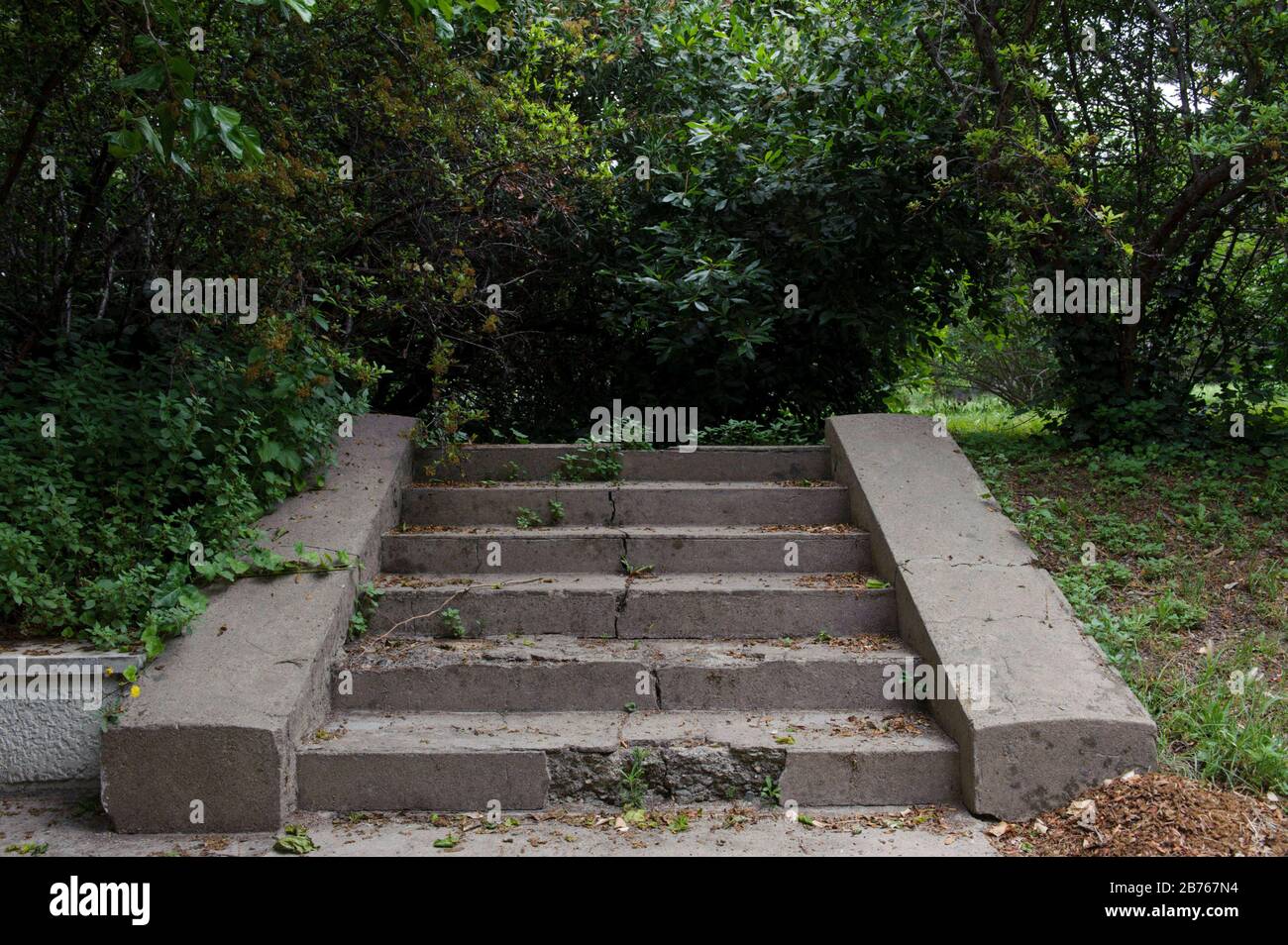 22.05.2015 Saloniki/Griechenland. Der alliierte Friedhof von Zeitenlik. Auf dem Friedhof leben 22.060 Soldaten aus Frankreich, Serbien, Italien, Großbritannien und Russland, die im ersten Weltkrieg auf griechischem Boden fielen. Im serbischen Sektor. [Automatisierte Übersetzung] Stockfoto