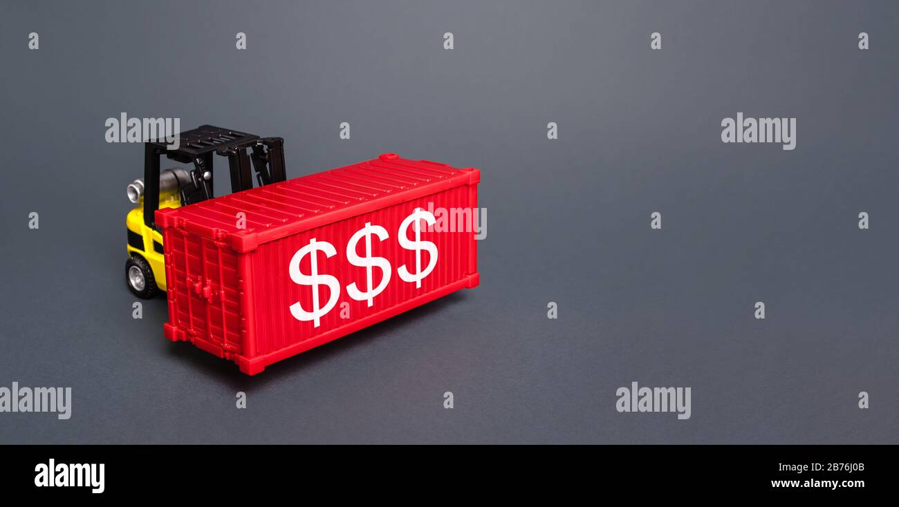 Gabelstapler transportiert Seefrachtbehälter mit Dollarzeichen. Wirtschaftspotenzial im Handel. Gewinn aus dem Export. Investitionen, internationale Kredite. Tr Stockfoto