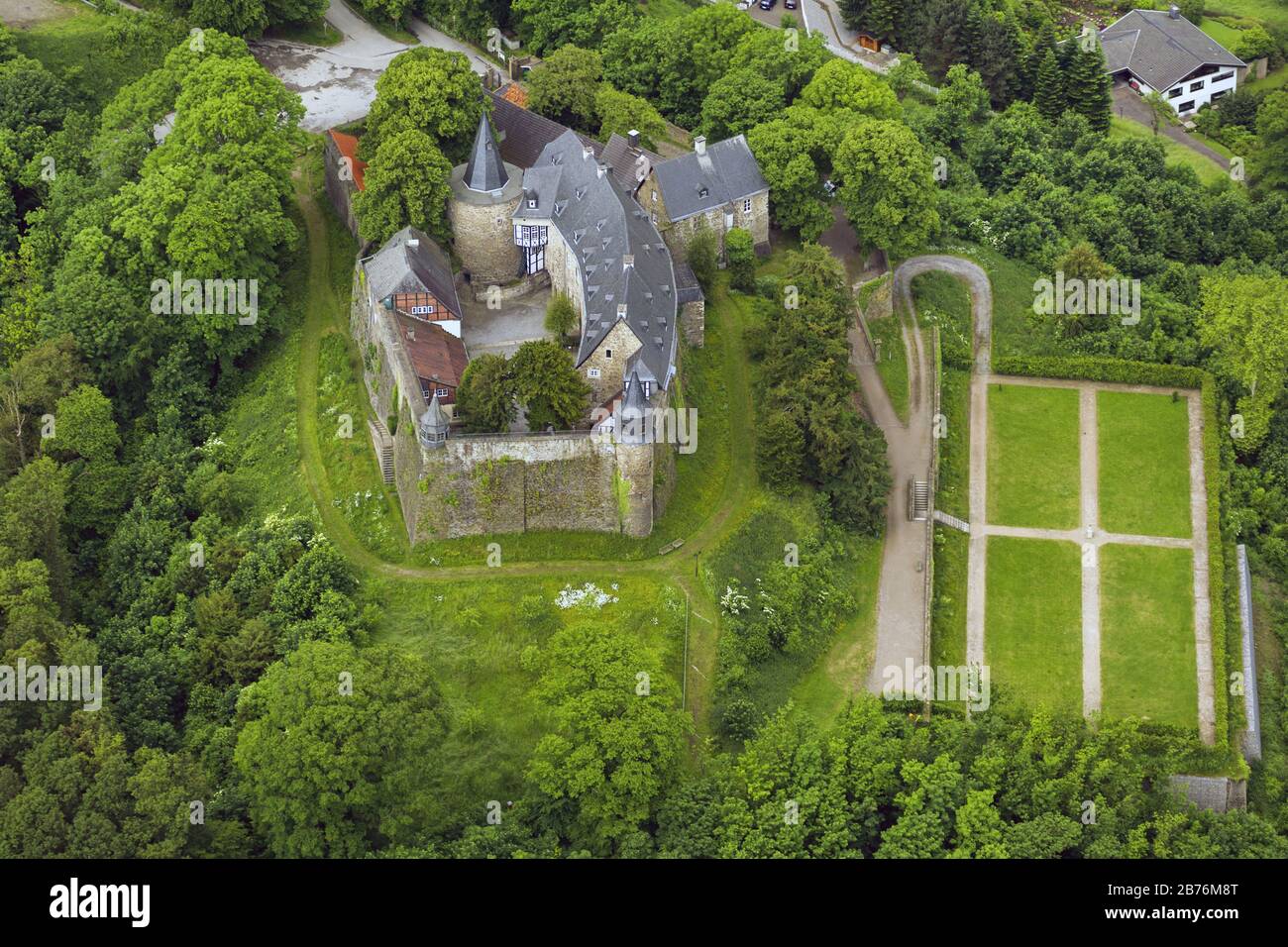 , Schloss Hohenlimburg am Schlossberg in Hagen, 09.06.2012, Luftbild