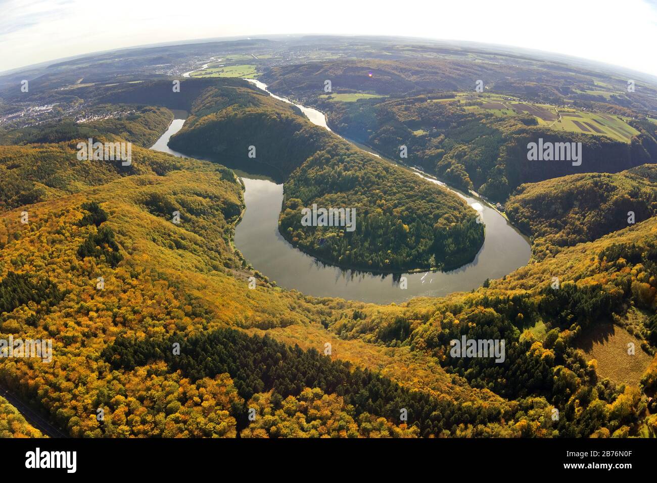 Saarschleife in der Nähe der Orscholz im Herbst, 18.10.2012, Luftbild, Deutschland, Saarland, Mettlach Stockfoto