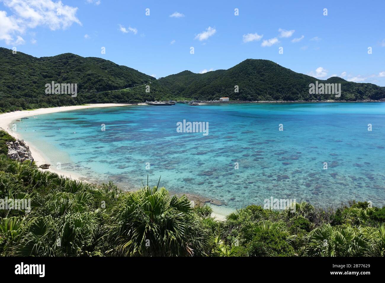 Okinawa Japan - Tokashiki Island Aharen Beach mit schöner Aussicht Stockfoto