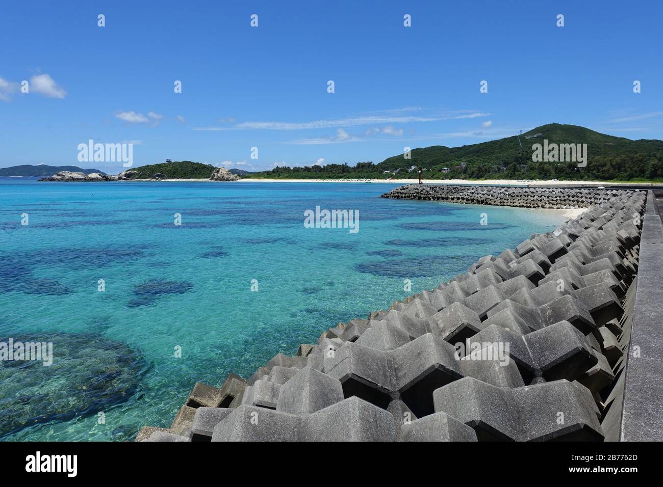 Okinawa Japan - Tokashiki Island Aharen Schutzwall Marina Stockfoto