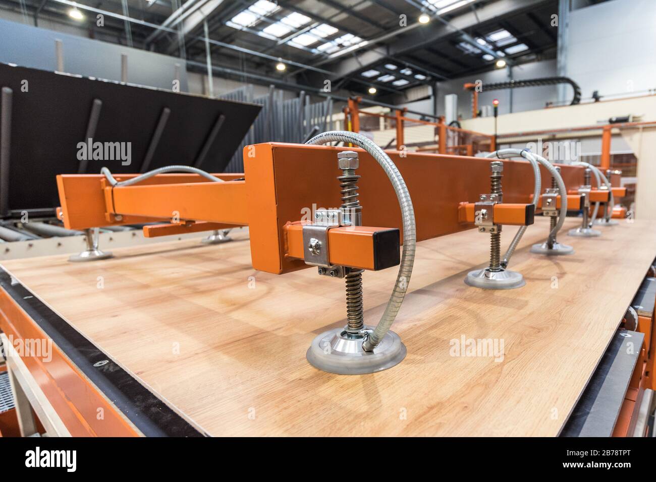 Fragment der technologischen Installation im Werk der Bodenplatten. Stockfoto