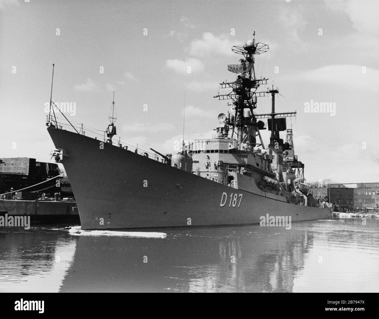 Deutscher Destroyer Rommel (D187) bei Bath Iron Works im April 1970. Stockfoto