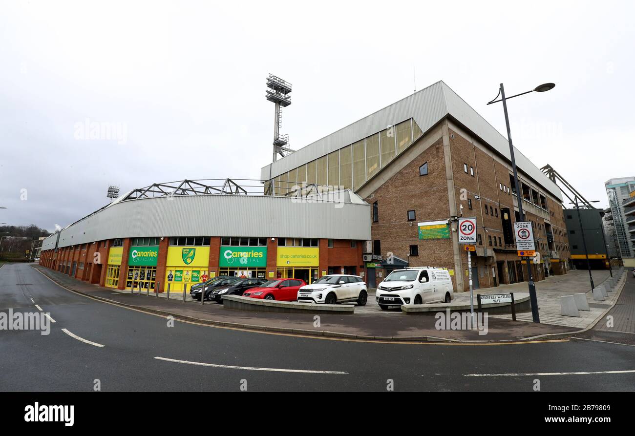 Allgemeiner Blick außerhalb von Carrow Road, dem Sitz des Norwich City Football Club, nach der gestrigen Ankündigung, dass die Premier League alle Spiele bis Samstag, den 4. April 2020, ausgesetzt hat. Stockfoto