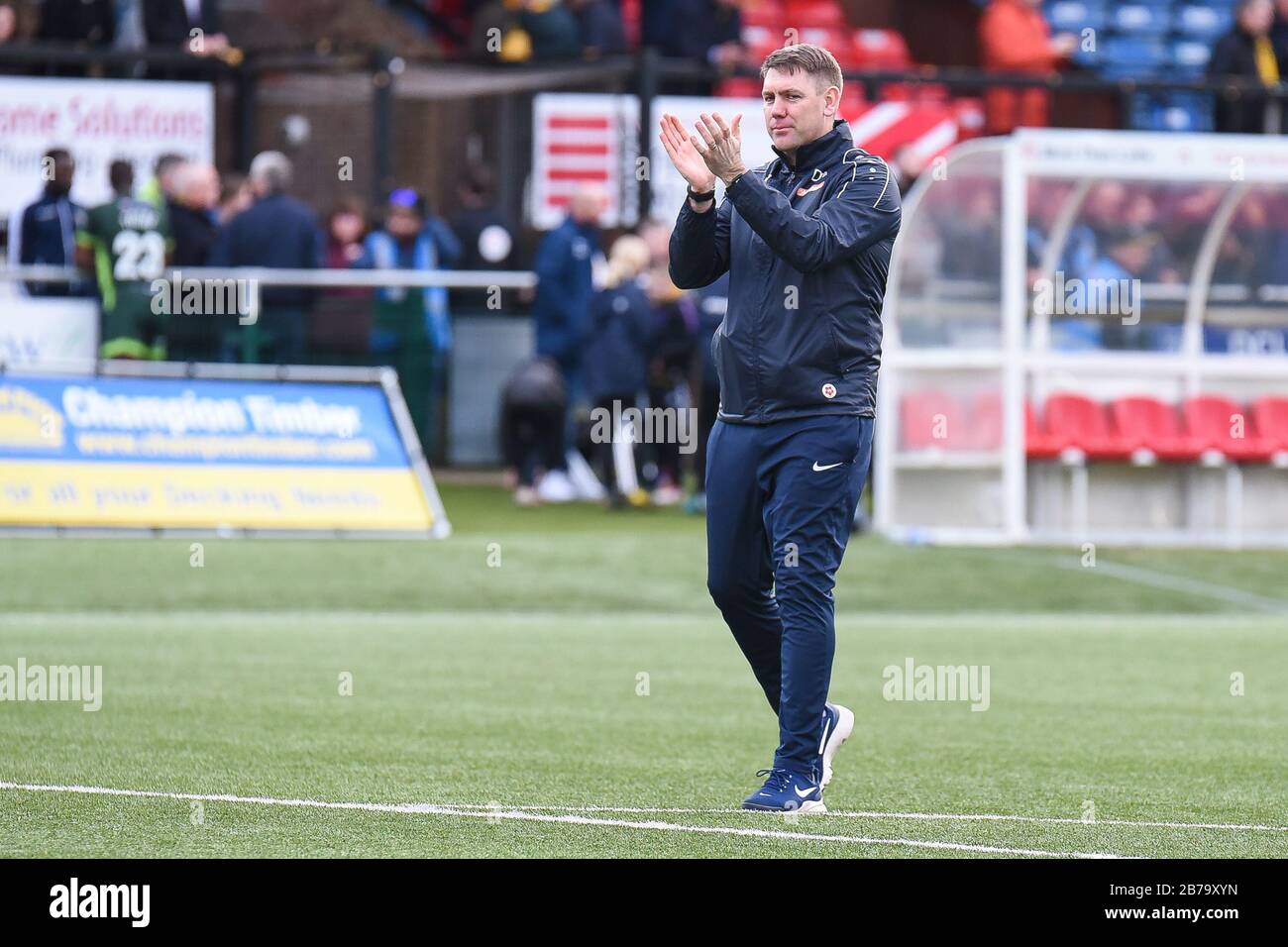 Sutton, Großbritannien. März 2020. Hartlepool United Manager Dave Challinor lobt die Fans beim Spiel der Vanarama National League zwischen Sutton United und Hartlepool United im Knights Community Stadium, Gander Green Lane, Sutton am Samstag, den 14. März 2020. (Kredit: Paul Paxford - MI News) SUTTON, ENGLAND - 14. MÄRZ Foto darf nur für redaktionelle Zwecke in Zeitungen und/oder Zeitschriften verwendet werden, Lizenz für kommerzielle Nutzung erforderlich Credit: MI News & Sport /Alamy Live News Stockfoto